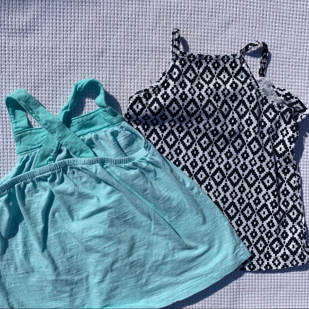 🌻 Two Tank Tops - Picture 5 of 5
